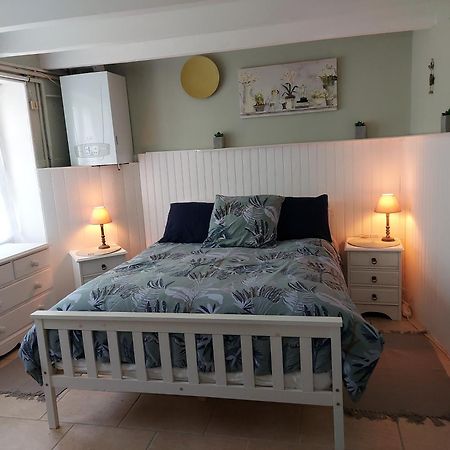 Charming Two Bedroom Gite With Beautiful Gardens Confolens Buitenkant foto