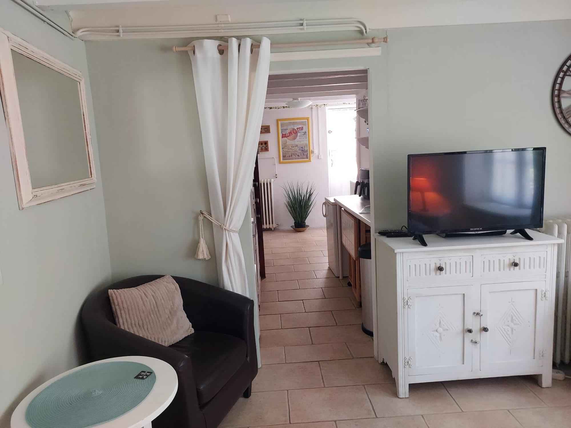 Charming Two Bedroom Gite With Beautiful Gardens Confolens Buitenkant foto