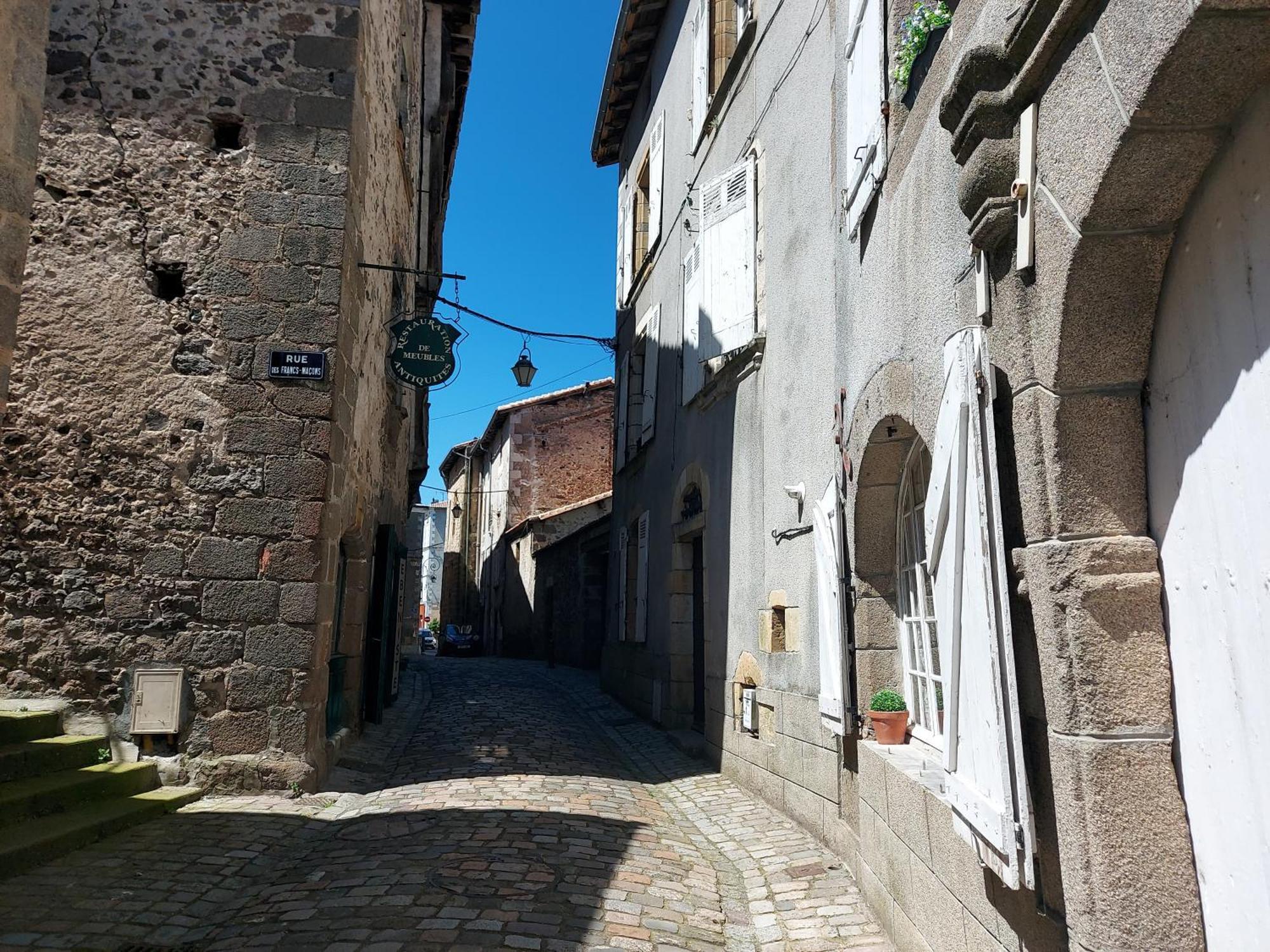 Charming Two Bedroom Gite With Beautiful Gardens Confolens Buitenkant foto