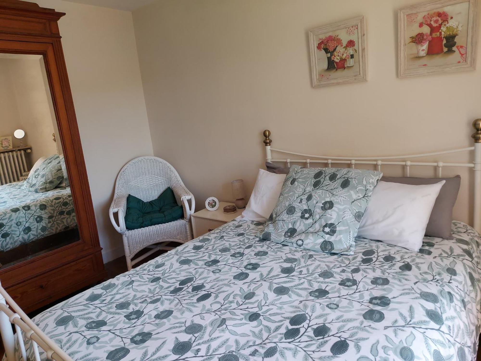 Charming Two Bedroom Gite With Beautiful Gardens Confolens Buitenkant foto