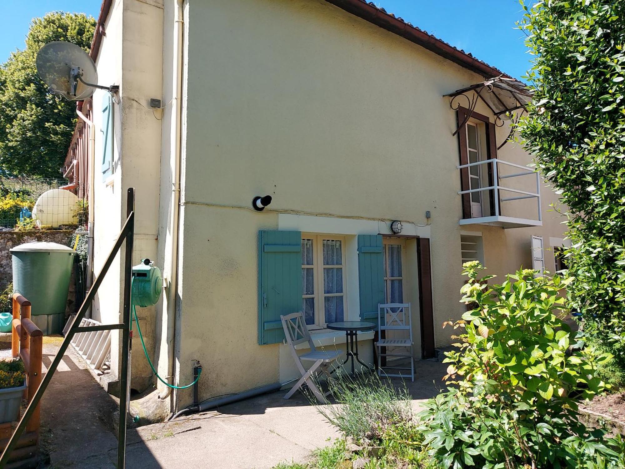 Charming Two Bedroom Gite With Beautiful Gardens Confolens Buitenkant foto