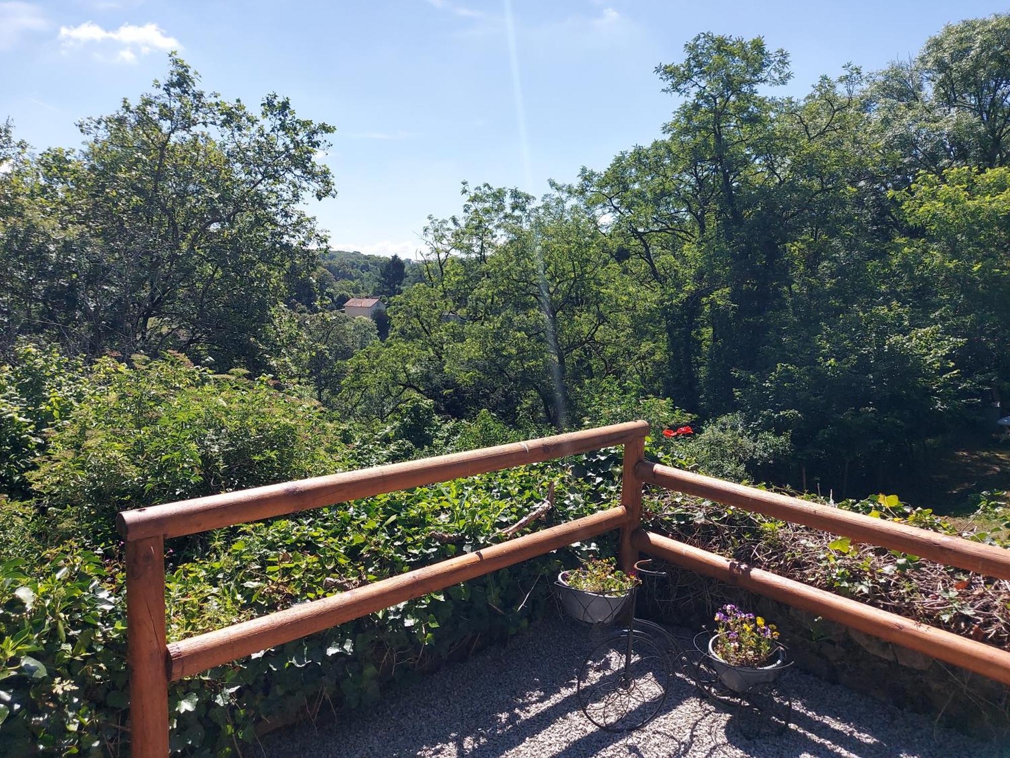Charming Two Bedroom Gite With Beautiful Gardens Confolens Buitenkant foto